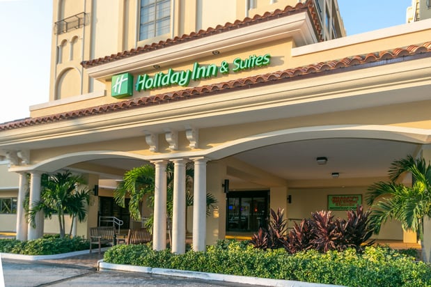 Images Holiday Inn & Suites Clearwater Beach by IHG