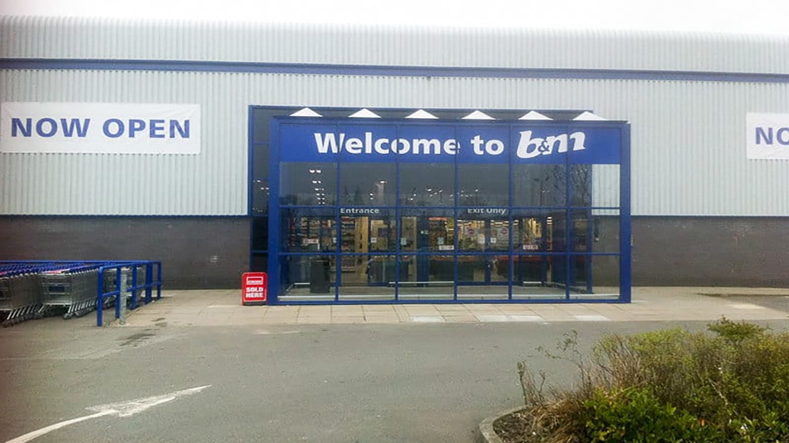 Images B&M Home Store with Garden Centre