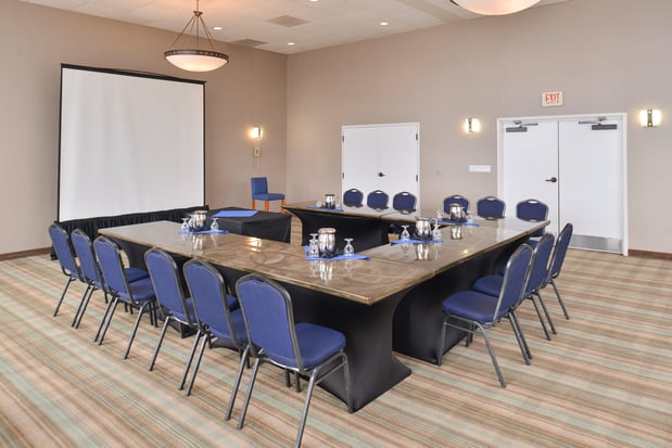 Images Holiday Inn Express & Suites Ventura Harbor by IHG