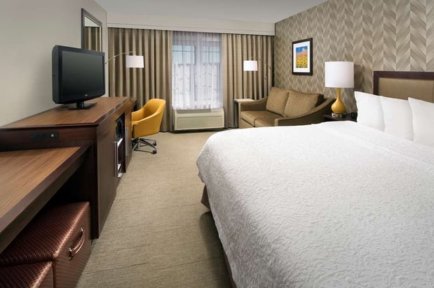 Images Hampton Inn Kansas City The Legends