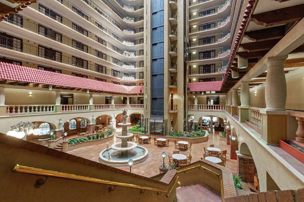 Images Embassy Suites by Hilton Kansas City Plaza