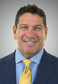 Rhoan Hernandez headshot
