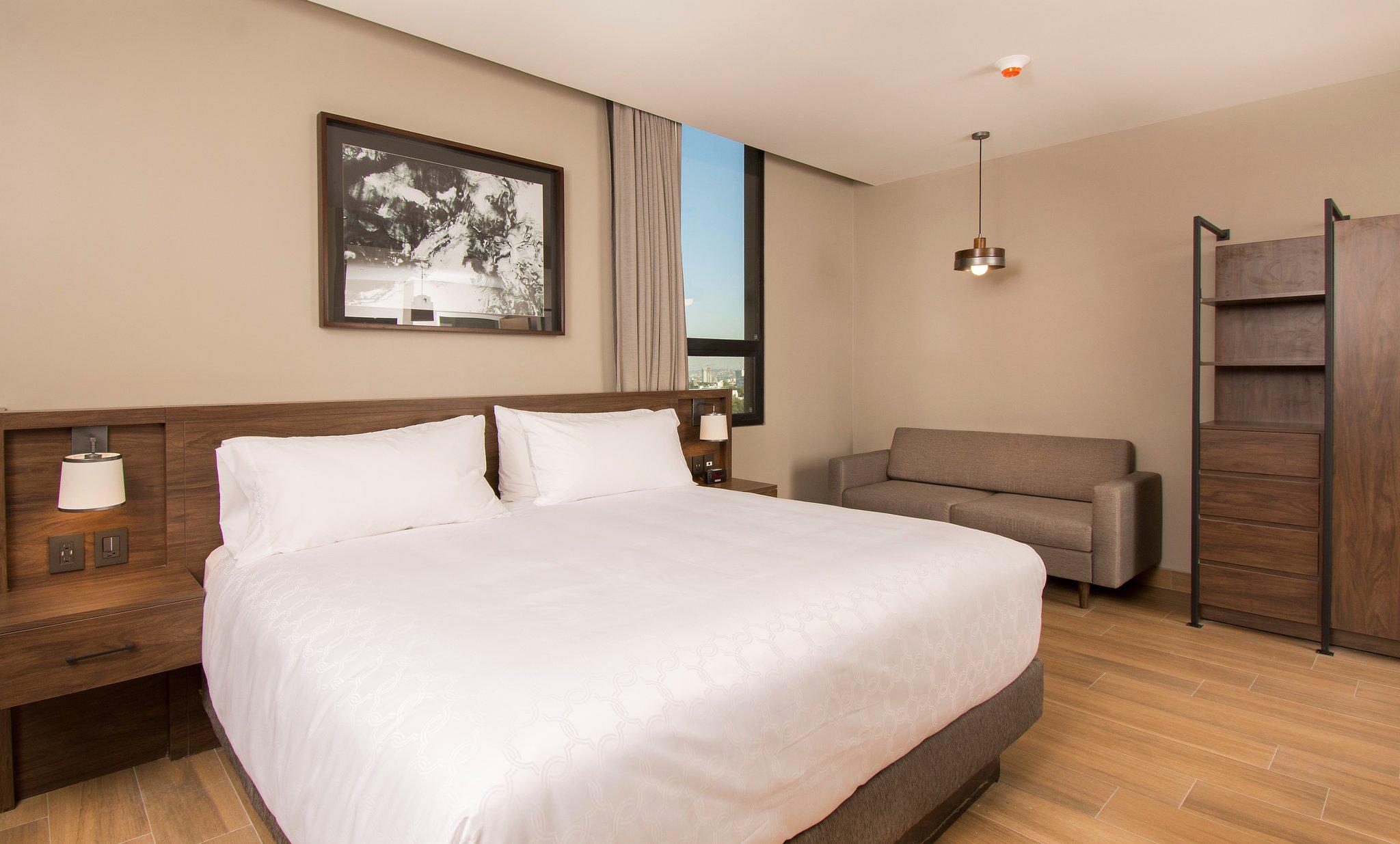 Images Staybridge Suites Guadalajara Novena, an IHG Hotel