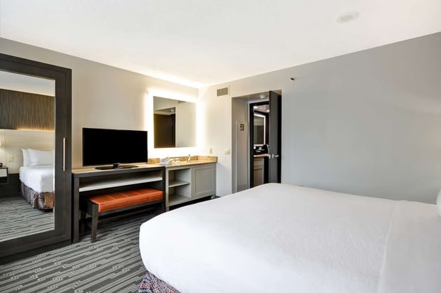 Images Embassy Suites by Hilton Charlotte
