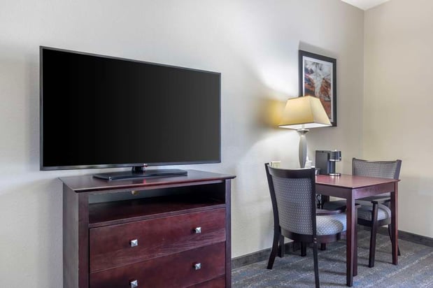 Images Best Western Plus Mansfield Inn & Suites