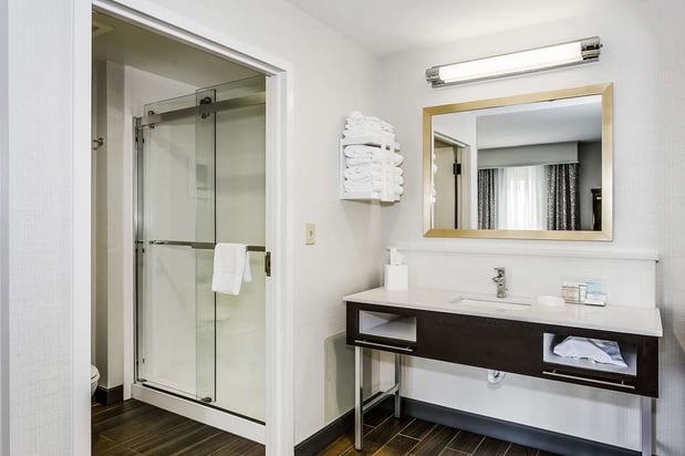 Images Hampton Inn & Suites Mobile- Downtown Historic District