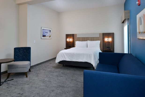 Images Holiday Inn Express Lewisburg/New Columbia by IHG