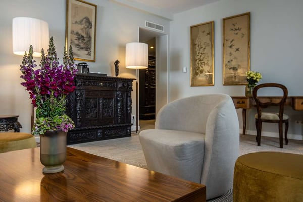 Suite - Livingroom