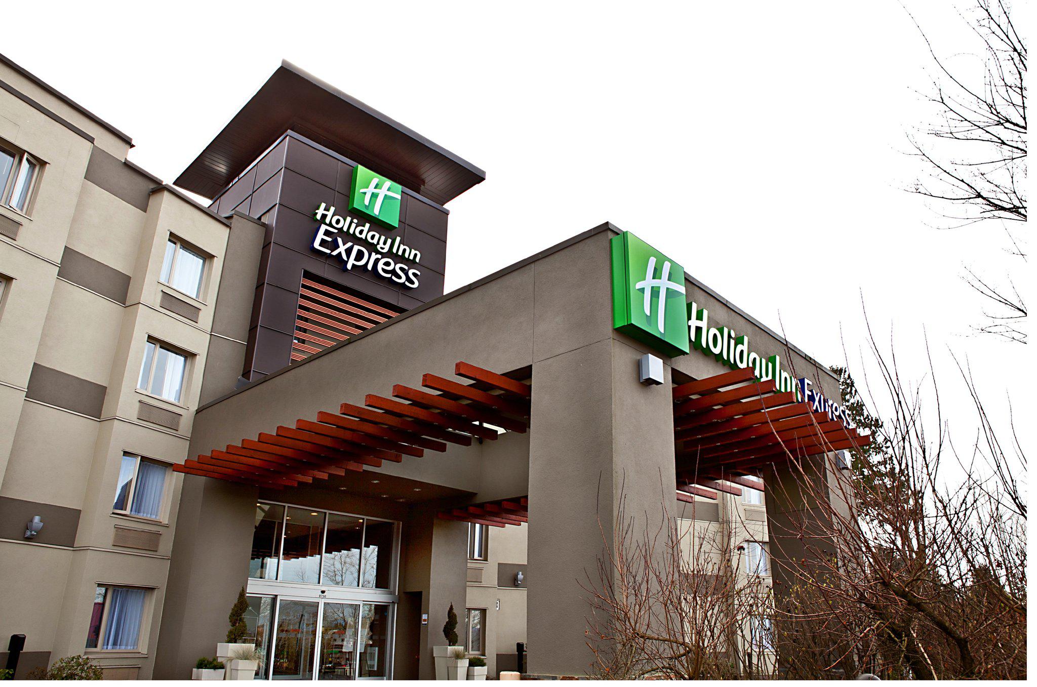 Holiday Inn Express & Suites Langley, an IHG Hotel in Langley