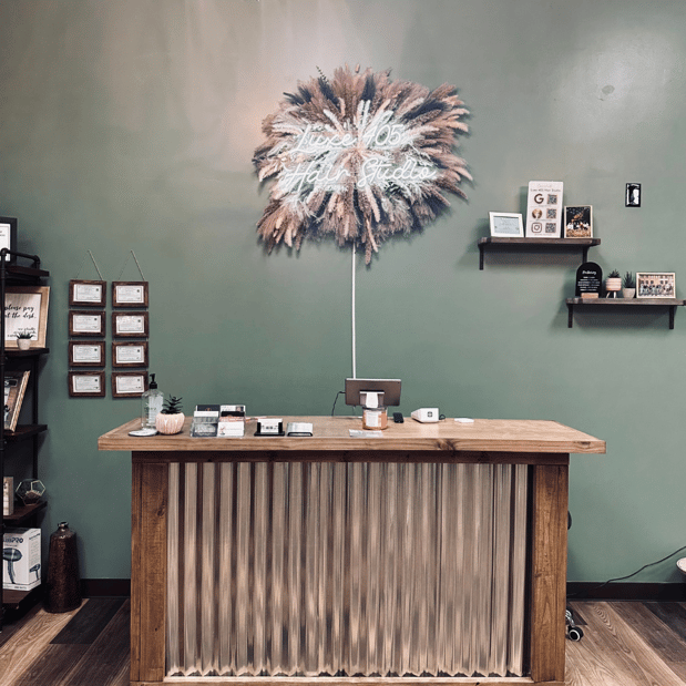 Images Luxe 405 Hair Studio