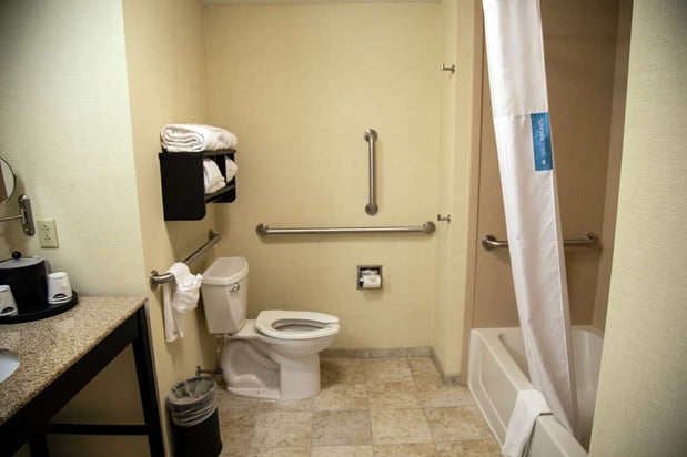 Images Hampton Inn & Suites Sharon