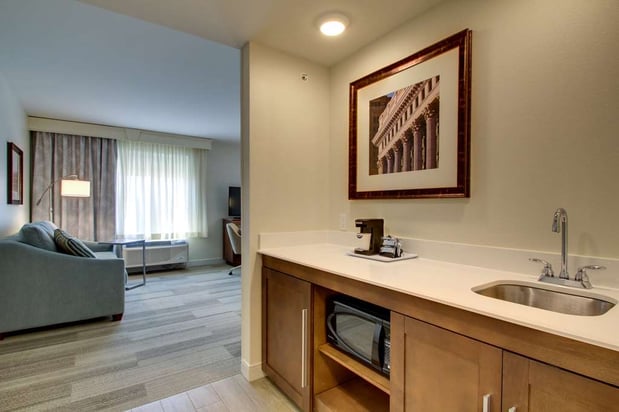 Images Hampton Inn & Suites Milwaukee West