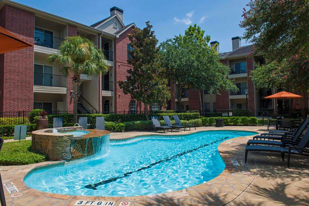 Images Camden Holly Springs Apartments