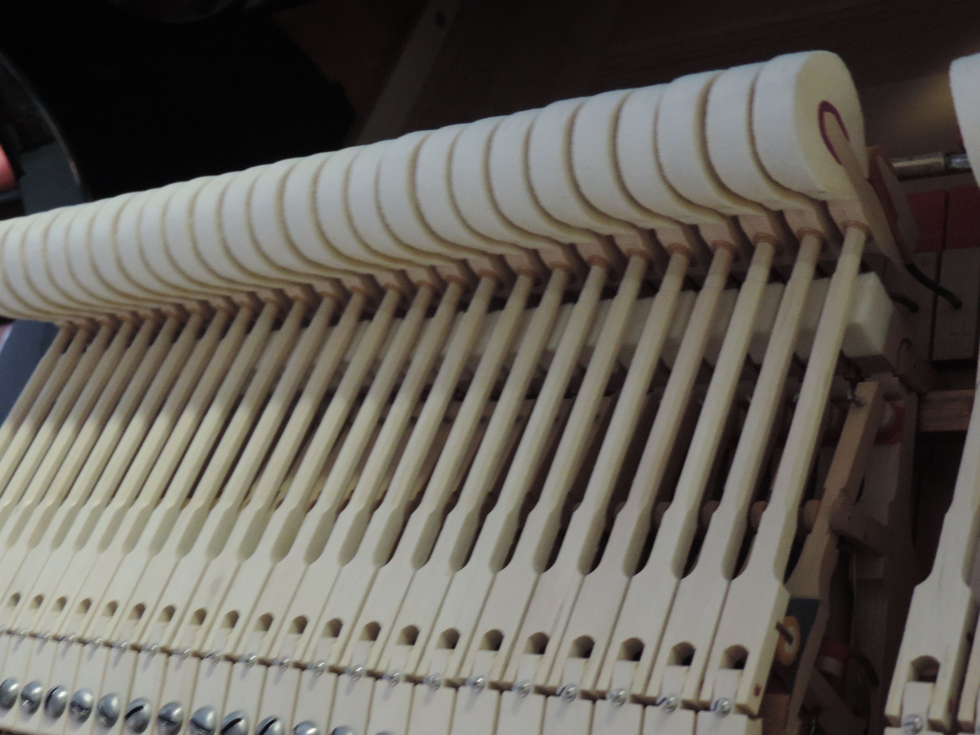 Bilder Heutschi Piano AG