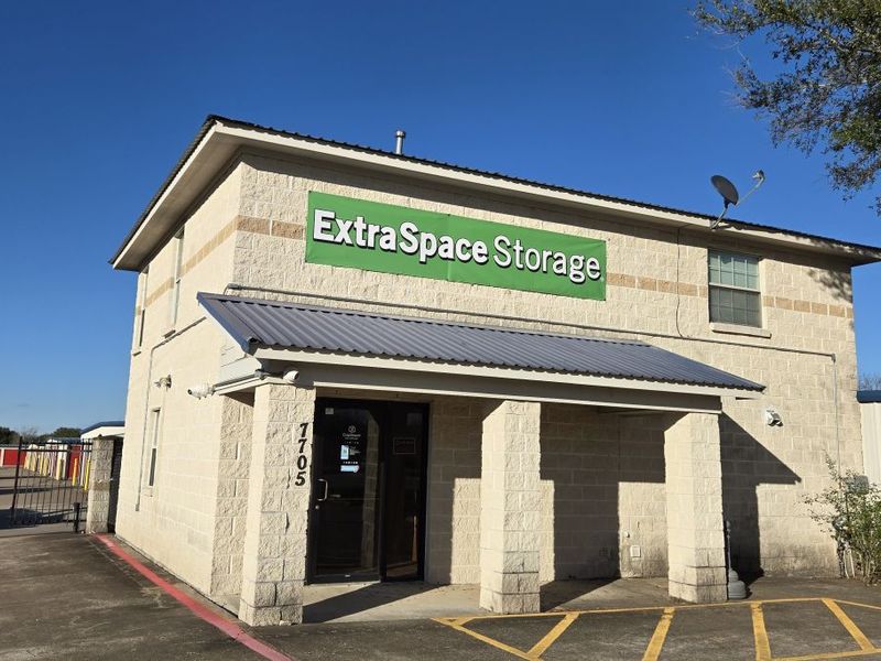 Extra Space Storage Image