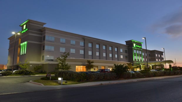 Images Holiday Inn & Suites San Antonio Northwest by IHG