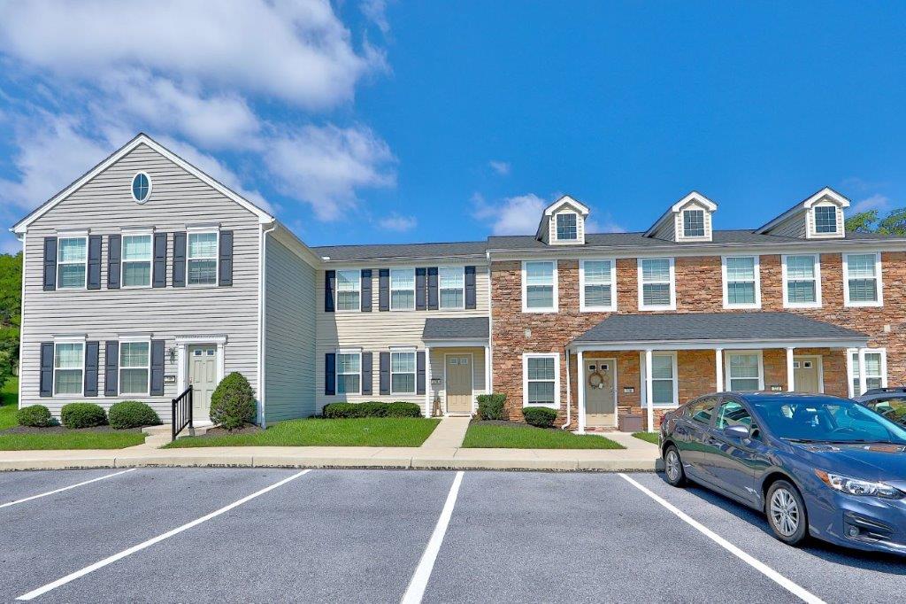 The Villages of Laurel Ridge & The Encore Apartments & Townhomes Harrisburg (717)657-2310