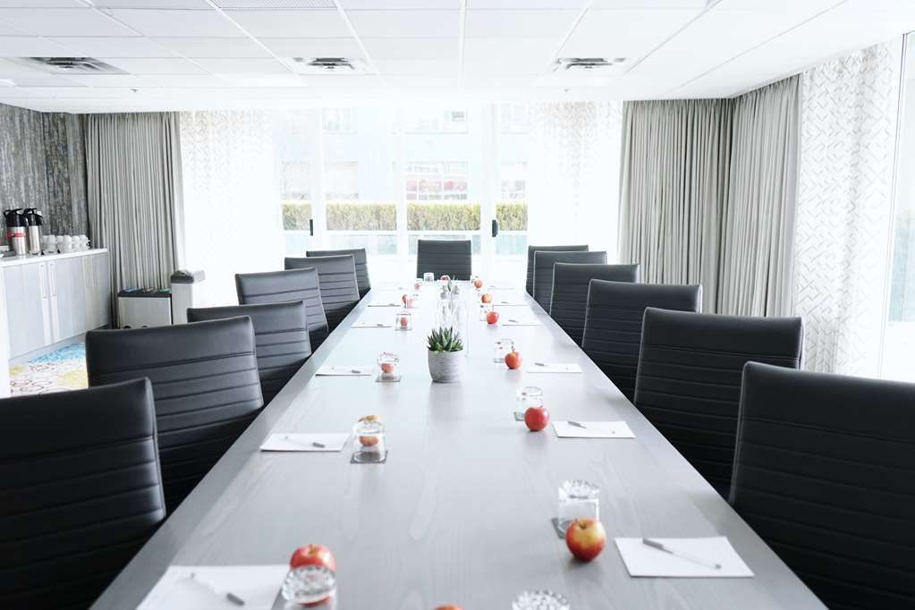 Images Hampton Inn & Suites by Hilton Vancouver-Downtown