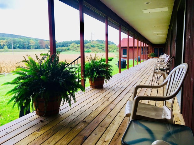 Images Redwood Inn & Suites