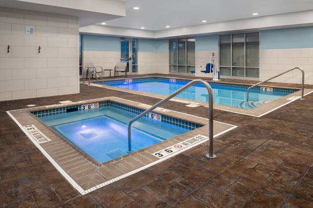 Images Holiday Inn Express & Suites Terre Haute by IHG