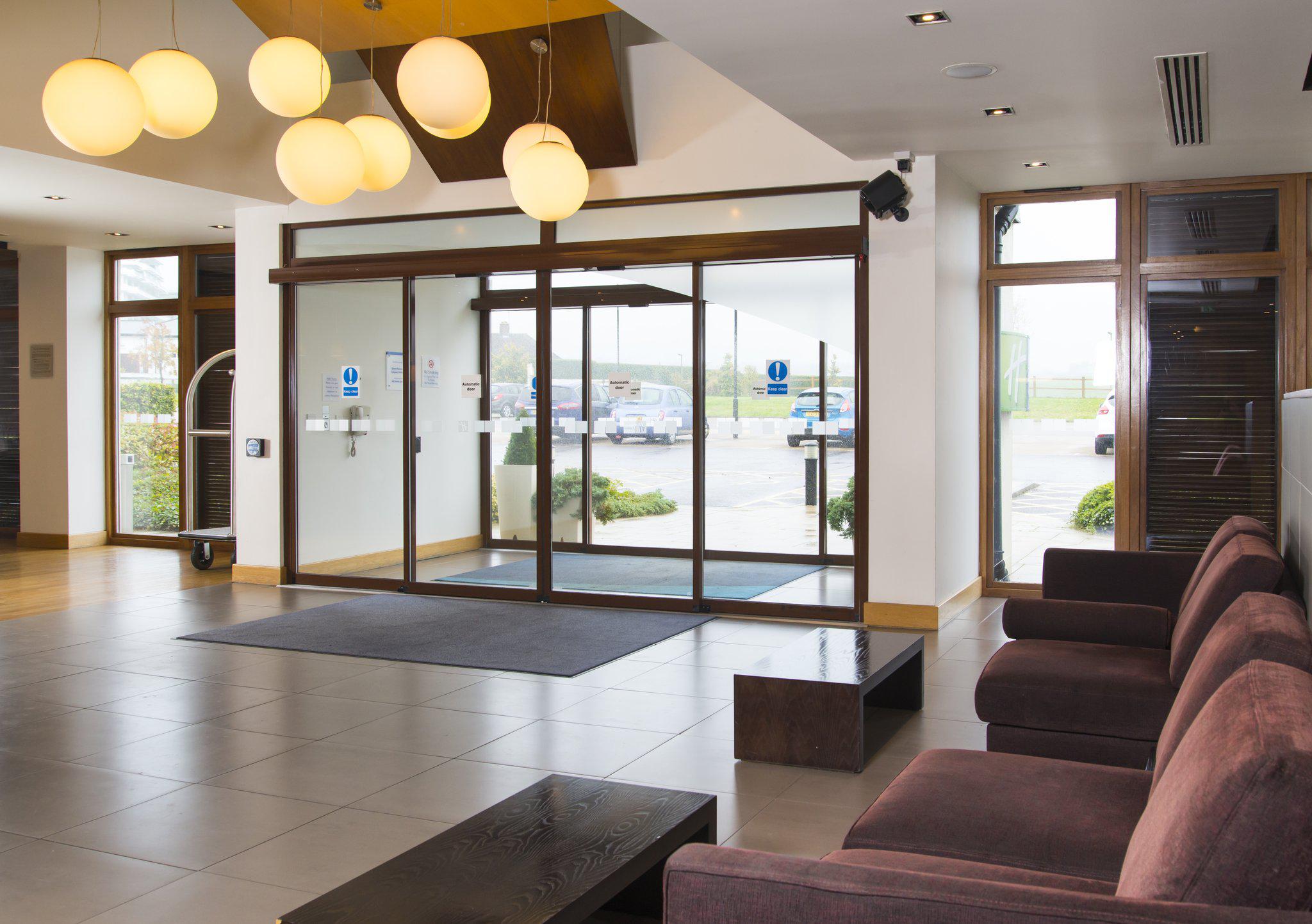 Holiday Inn Express London - Epsom Downs, an IHG Hotel Surrey 01372 755200