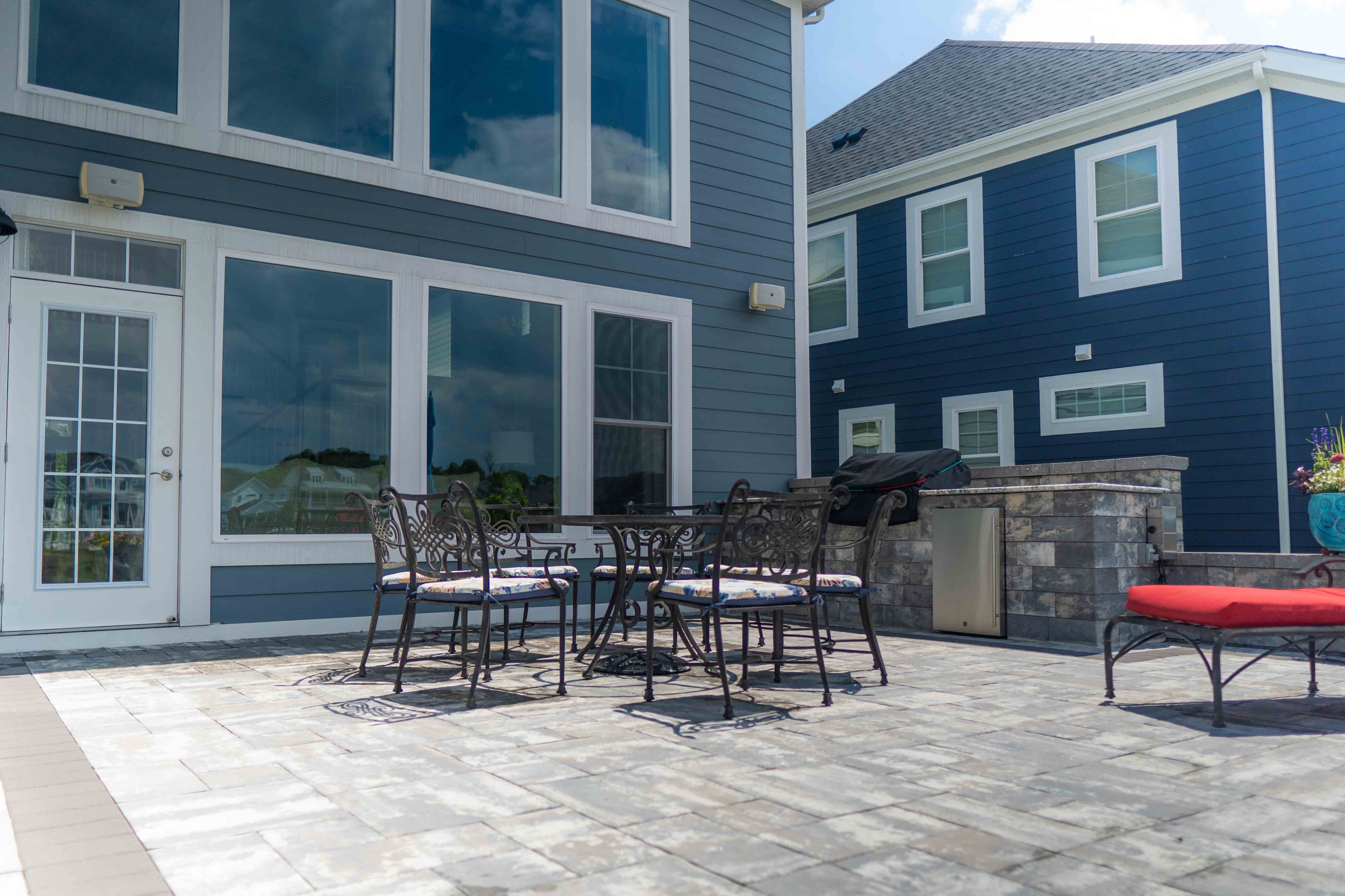 Elevate your outdoor space with our expertly crafted paver patios. Enjoy the perfect blend of durability, beauty, and versatility as you create a stunning foundation for your outdoor gatherings and relaxation.