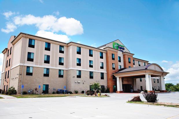 Images Holiday Inn Express & Suites Urbandale Des Moines, an IHG Hotel