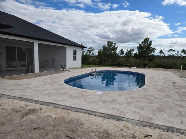 Images D and D KWIK KERB