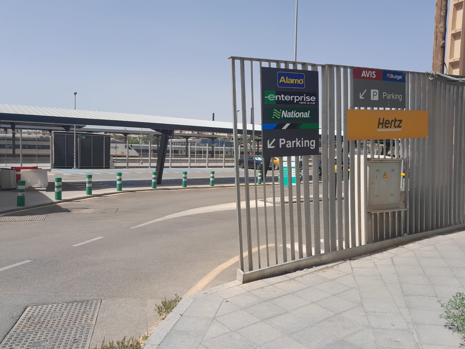 Images Enterprise Alquiler de Coches y Furgonetas - Estación de tren de Sevilla Santa Justa