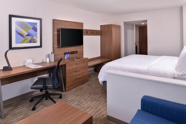 Images Holiday Inn Express & Suites Mesquite by IHG