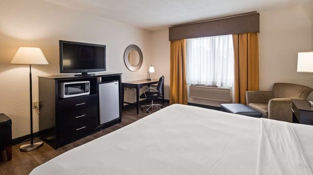 Images Best Western Plus Newark/Christiana Inn