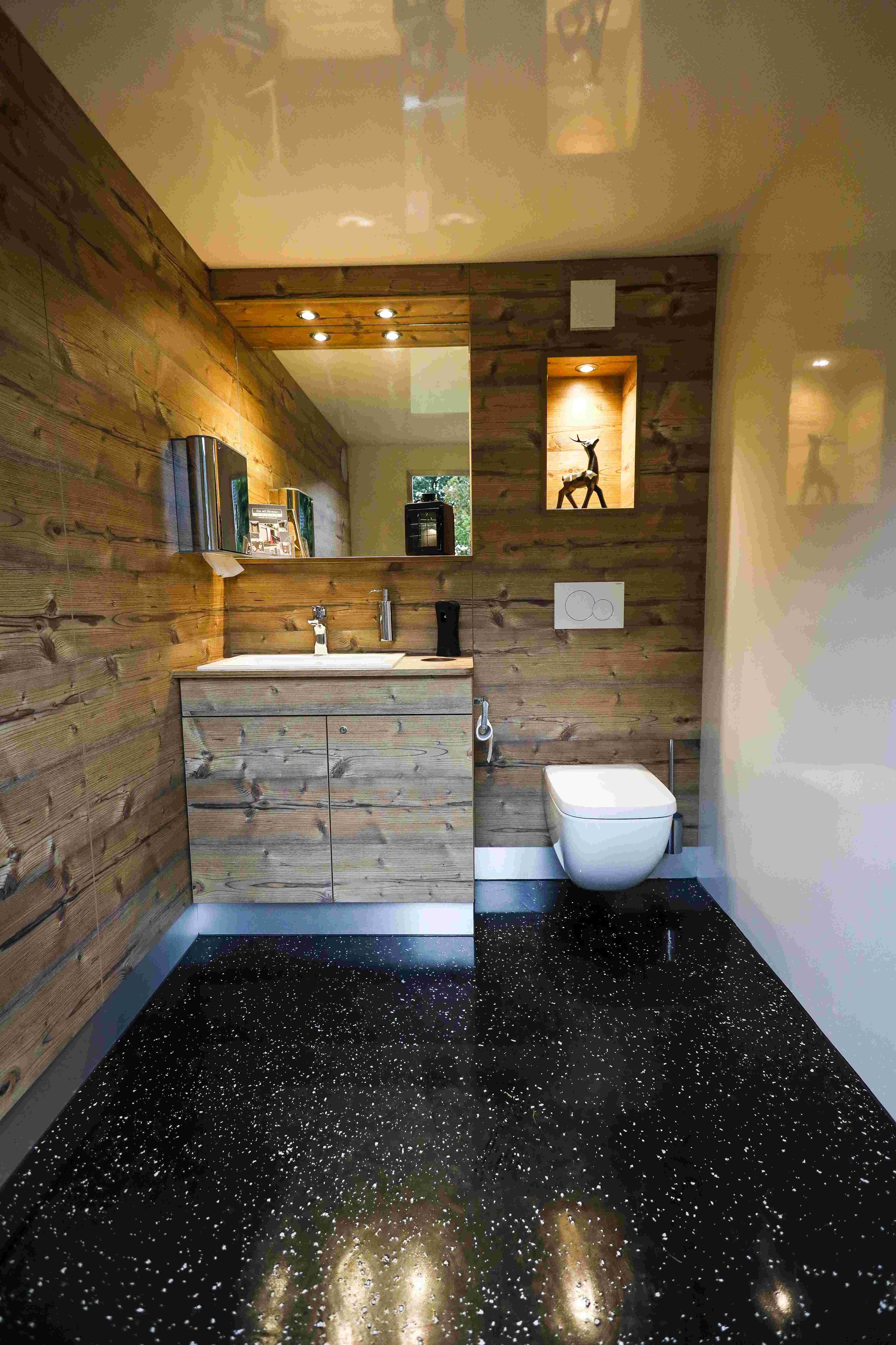 Klo mit Niveau M. Tschirley, Sandstraße 29B in Waltrop