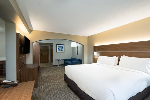 Images Holiday Inn Express & Suites Louisville East by IHG