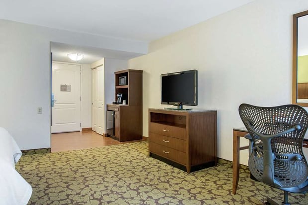 Images Hilton Garden Inn Portland Airport