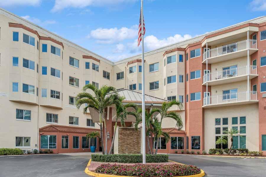 The Palms of Fort Myers front exterior