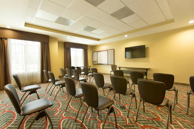 Images Staybridge Suites Orlando at Seaworld by IHG