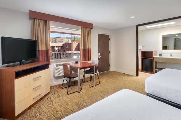 Images Best Western Red Hills
