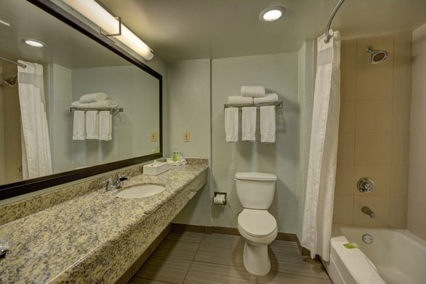 Images Holiday Inn Express & Suites Ft. Lauderdale-Plantation by IHG