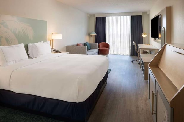 Images Hotel Dello Fort Lauderdale Airport, Tapestry Collection by Hilton