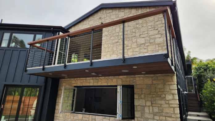 MJ Custom Glass LLC - Glass balcony panels