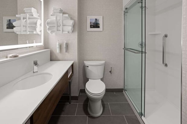 Images Hampton Inn Cleveland Airport-Tiedeman Rd