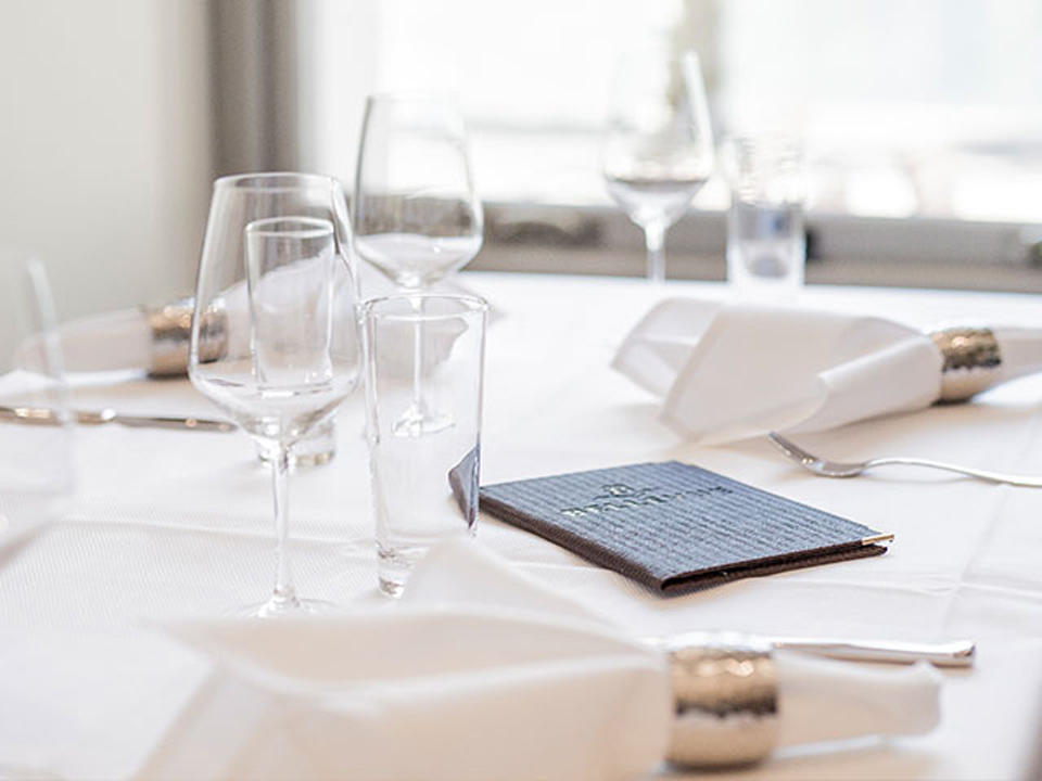 Seerestaurant Bellevue, Axenstrasse 2 in Brunnen