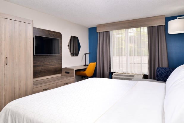 Images Holiday Inn Express Winston-Salem Medical Ctr Area by IHG