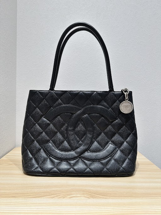 Images KOMEHYO（コメ兵）買取センター大丸須磨
