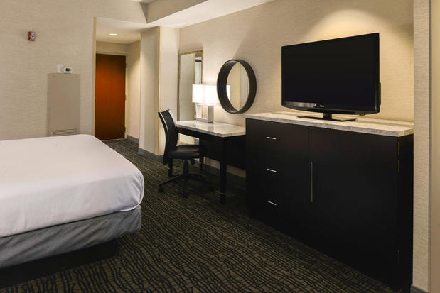 Images Crowne Plaza Springfield - Convention Ctr, an IHG Hotel