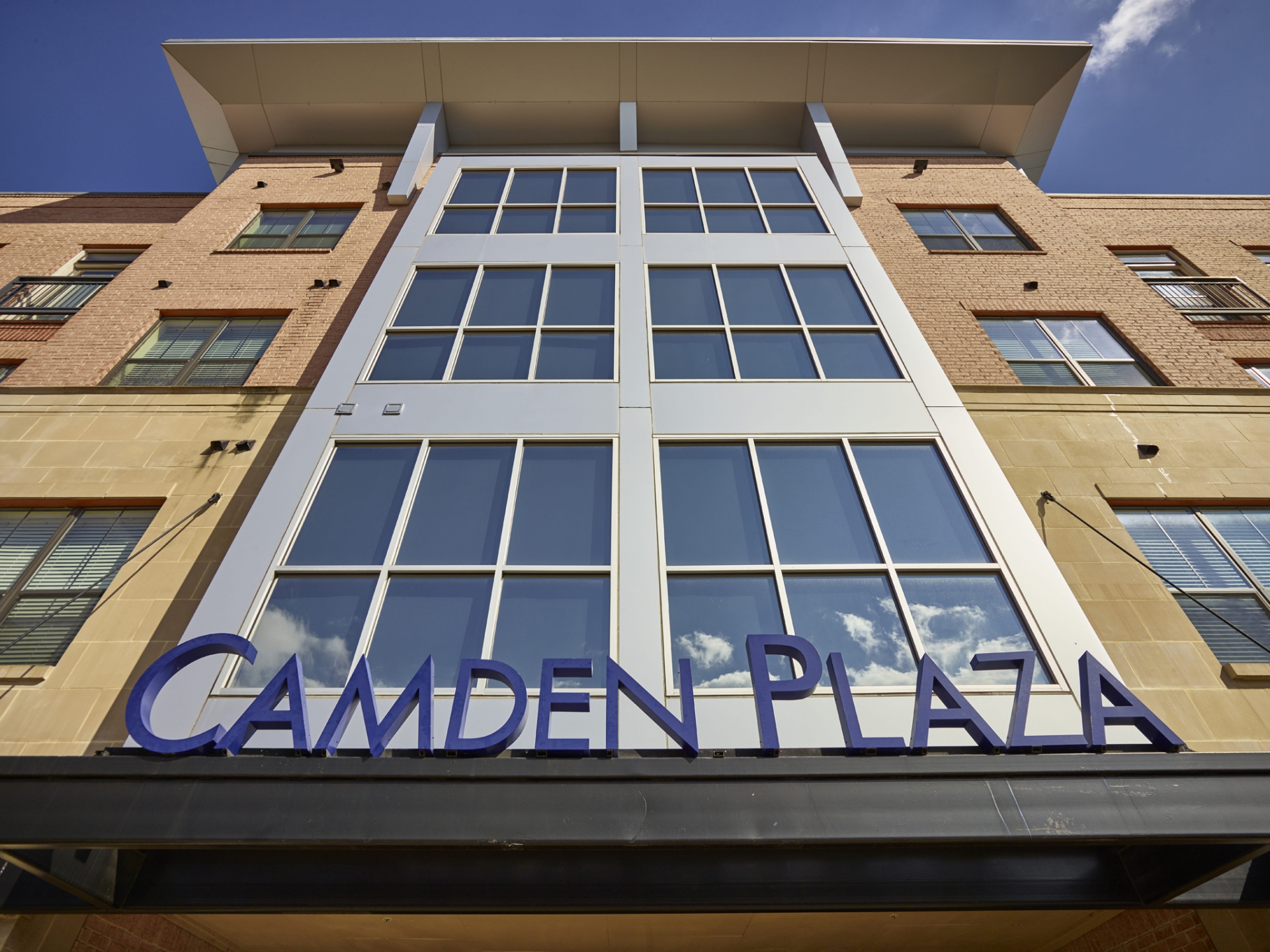 Camden Plaza Apartments Photo