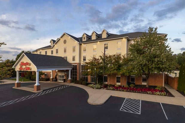 Images Hampton Inn & Suites State College at Williamsburg Square