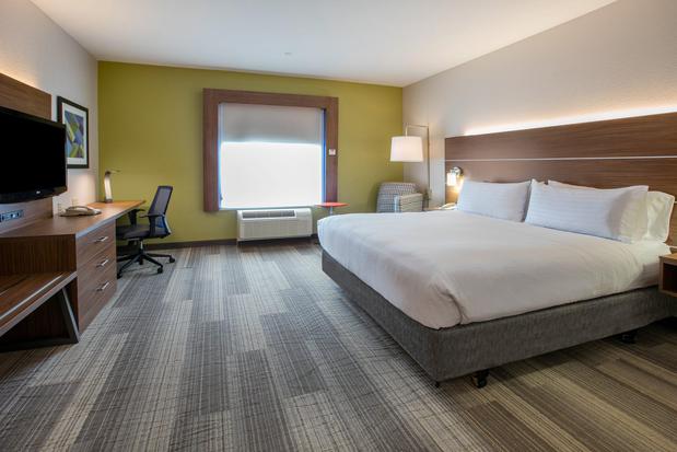 Images Holiday Inn Express & Suites Dallas - Grand Prairie I-20, an IHG Hotel