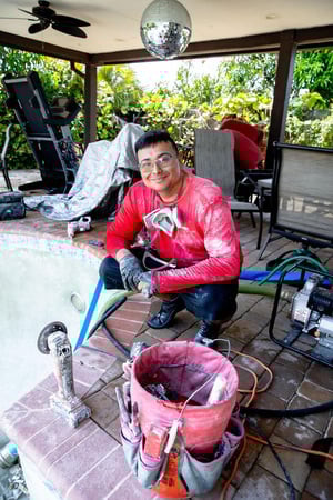 Images RED RHINO - The Pool Leak Experts
