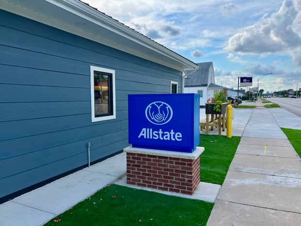 Images Jamilynn Fox: Allstate Insurance